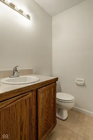 9223 Golden Oaks E Indianapolis IN 46260