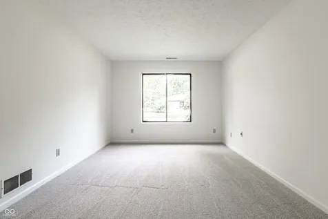 9223 Golden Oaks E Indianapolis IN 46260
