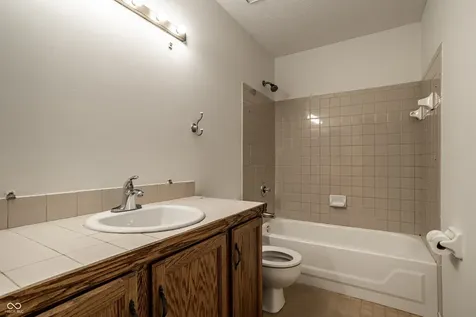 9223 Golden Oaks E Indianapolis IN 46260
