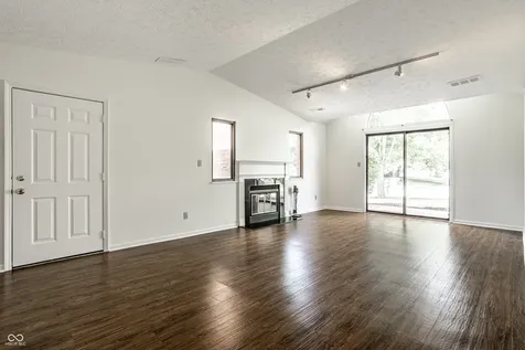 9223 Golden Oaks E Indianapolis IN 46260