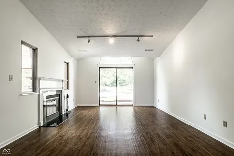 9223 Golden Oaks E Indianapolis IN 46260