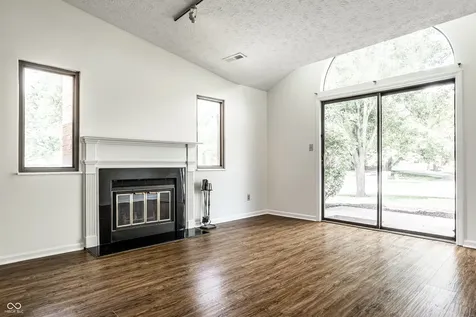 9223 Golden Oaks E Indianapolis IN 46260