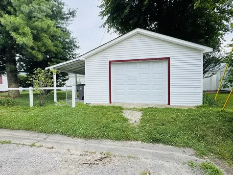 302 Schepman Seymour IN 47274