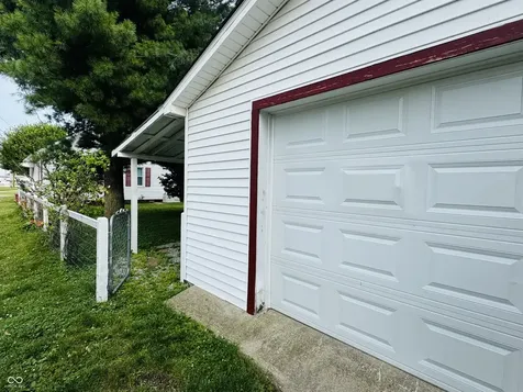 302 Schepman Seymour IN 47274