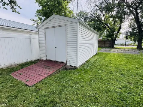 302 Schepman Seymour IN 47274