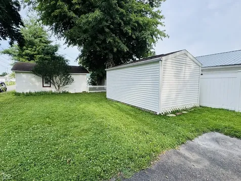 302 Schepman Seymour IN 47274