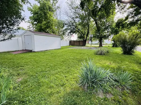 302 Schepman Seymour IN 47274