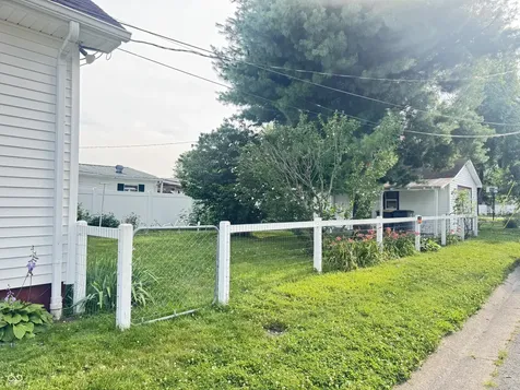 302 Schepman Seymour IN 47274