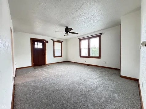 302 Schepman Seymour IN 47274
