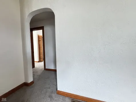 302 Schepman Seymour IN 47274