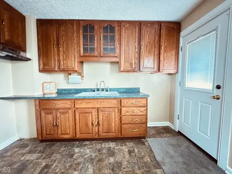 302 Schepman Seymour IN 47274