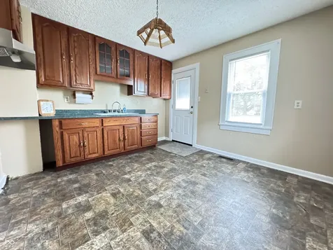 302 Schepman Seymour IN 47274