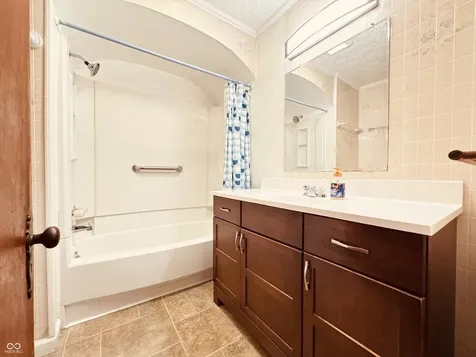 302 Schepman Seymour IN 47274