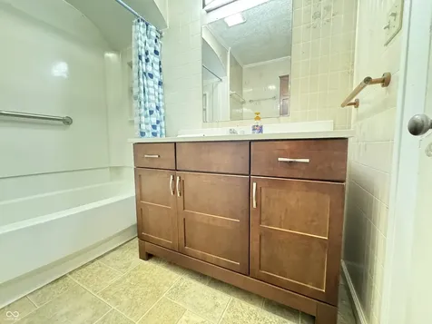 302 Schepman Seymour IN 47274
