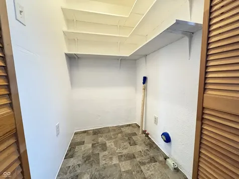 302 Schepman Seymour IN 47274