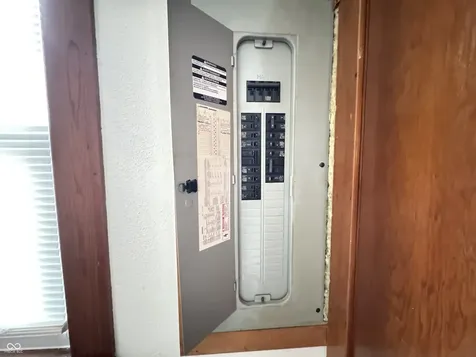 302 Schepman Seymour IN 47274