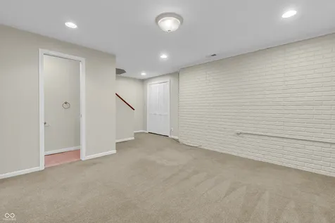 356 Southcreek Drive S Indianapolis IN 46217