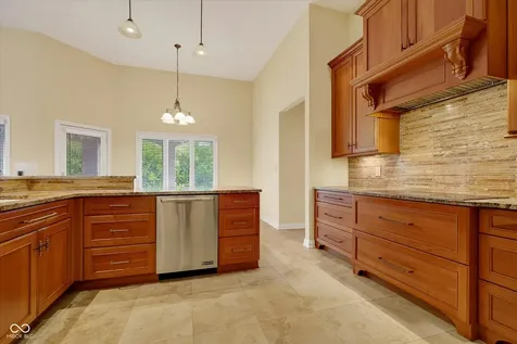 5913 Chartwell Drive Bargersville IN 46106