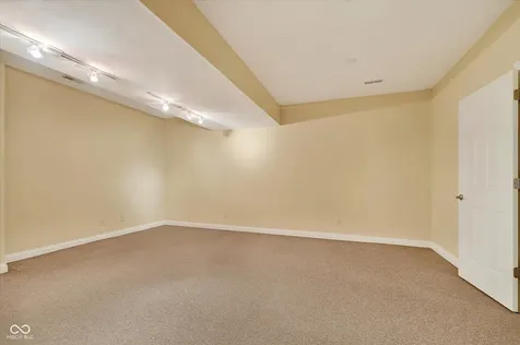 5913 Chartwell Drive Bargersville IN 46106