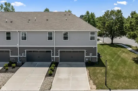 7264 Governors Row Avon IN 46123