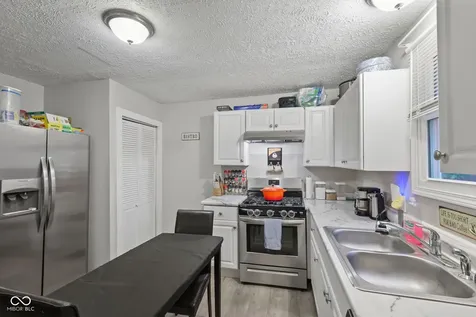 3132 S Lyons Indianapolis IN 46241