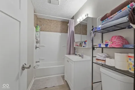 3132 S Lyons Indianapolis IN 46241