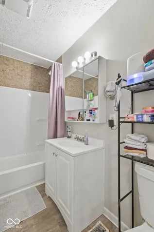 3132 S Lyons Indianapolis IN 46241