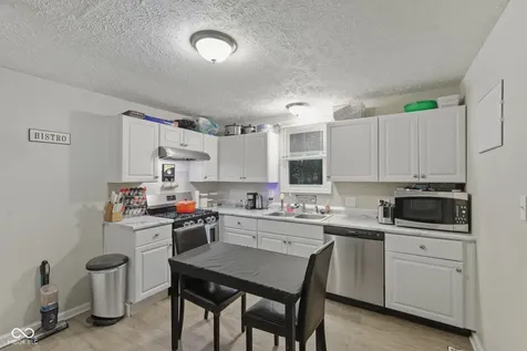 3132 S Lyons Indianapolis IN 46241