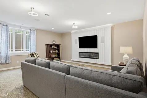 91 Oak Hill Drive Brownsburg IN 46112