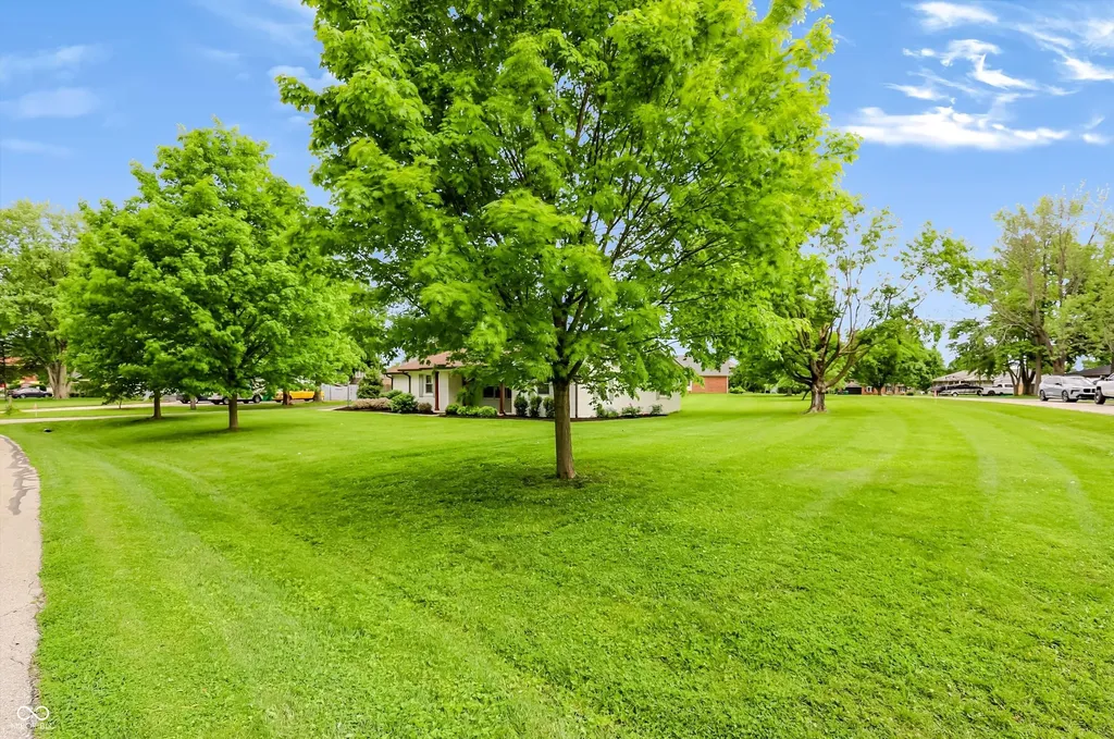 724 Maple Lane Westfield IN 46074