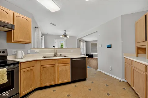 8422 Weathervane Court Indianapolis IN 46239