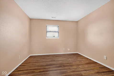 8422 Weathervane Court Indianapolis IN 46239
