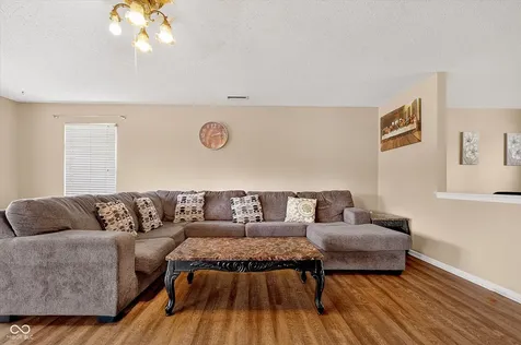 8422 Weathervane Court Indianapolis IN 46239