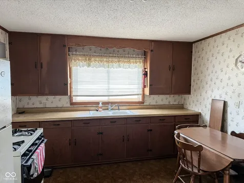 408 Poplar Street Rockville IN 47872