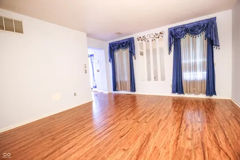 2224 Gradison Drive Indianapolis IN 46214