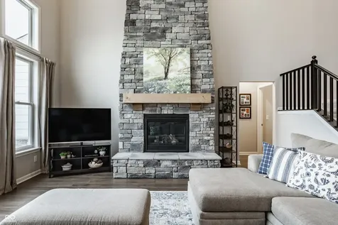 164 Oakhurst Way Westfield IN 46074