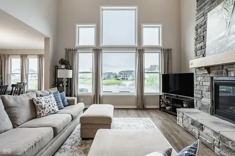 164 Oakhurst Way Westfield IN 46074