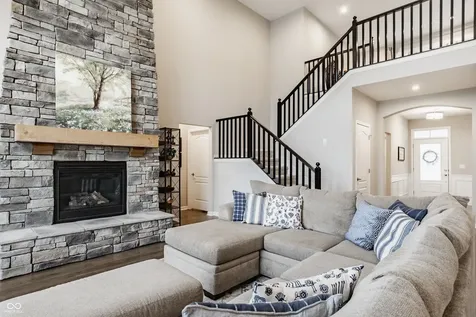 164 Oakhurst Way Westfield IN 46074