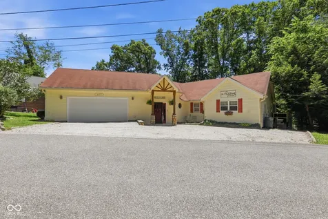 627 W Hemphill Drive Nineveh IN 46164