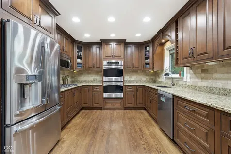 8749 N Port Circle Indianapolis IN 46236
