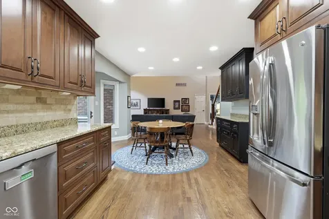 8749 N Port Circle Indianapolis IN 46236