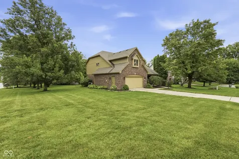 8749 N Port Circle Indianapolis IN 46236