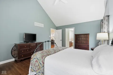 8749 N Port Circle Indianapolis IN 46236