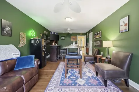 8749 N Port Circle Indianapolis IN 46236