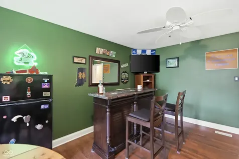 8749 N Port Circle Indianapolis IN 46236