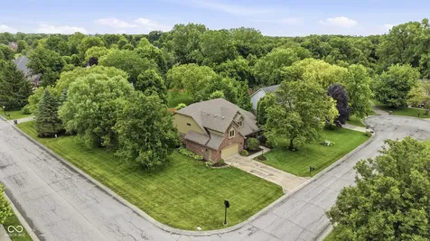 8749 N Port Circle Indianapolis IN 46236