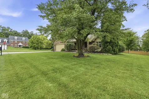 8749 N Port Circle Indianapolis IN 46236