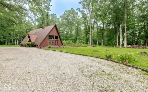 11128 E Sycamore Street Seymour IN 47274
