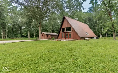 11128 E Sycamore Street Seymour IN 47274