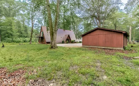 11128 E Sycamore Street Seymour IN 47274